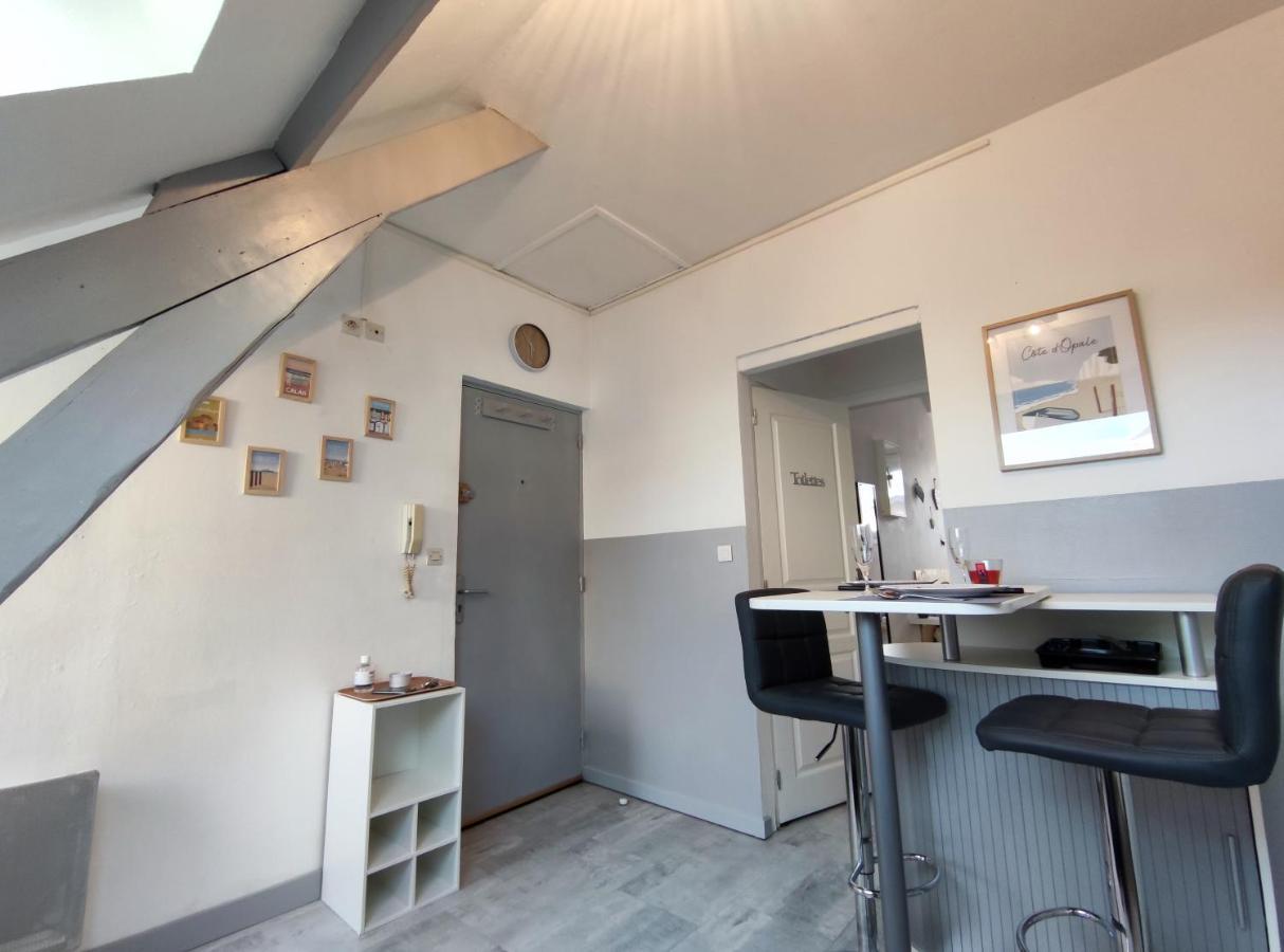 Appartamento Joli Petit T2 Terrasse Proche Du Phare Calais Esterno foto