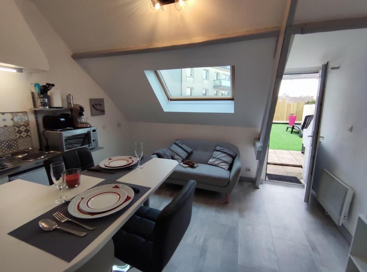 Appartamento Joli Petit T2 Terrasse Proche Du Phare Calais Esterno foto