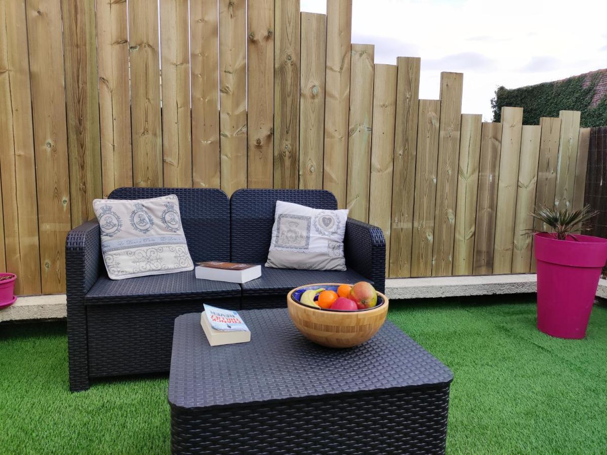 Appartamento Joli Petit T2 Terrasse Proche Du Phare Calais Esterno foto